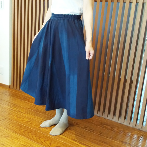 藍染め・久留米絣グラデーションスカート 〈受注制作〉 5枚目の画像