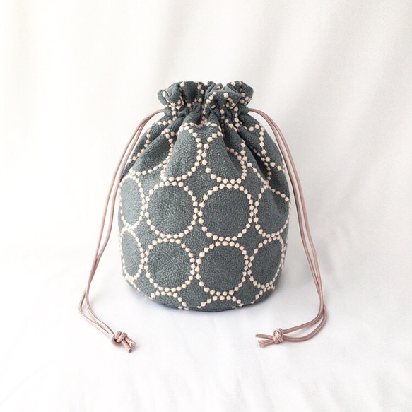 ♡handmade♡ ミナペルホネン　　底がまぁるい巾着バッグ ♡handmade♡ ミナペルホネン 底がまぁるい巾着バッグΩ