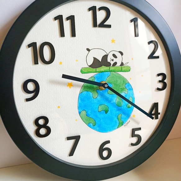 【手繪時鐘】地球動物系列 熊貓 可愛掛鐘 兒童房掛鐘 家用時尚創意時鐘 壁鐘 北歐 clock 客廳靜音掛鐘 創意手作 第4張的照片