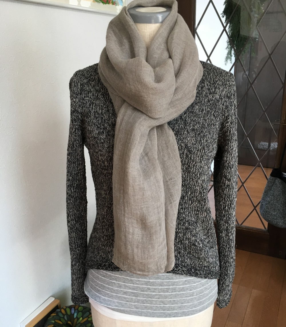 前後差のある　Vネックセーター