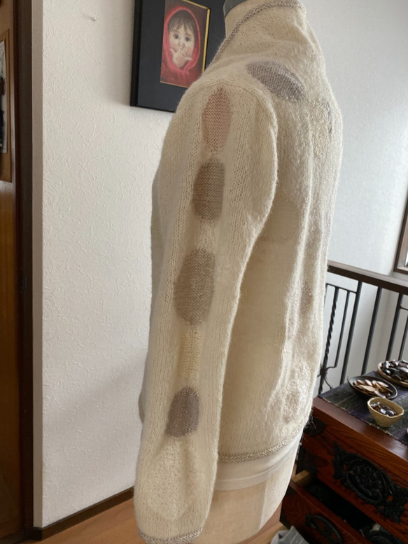 秋がまじかに　か～るいドット模様のセーター　Mサイズ 4枚目の画像