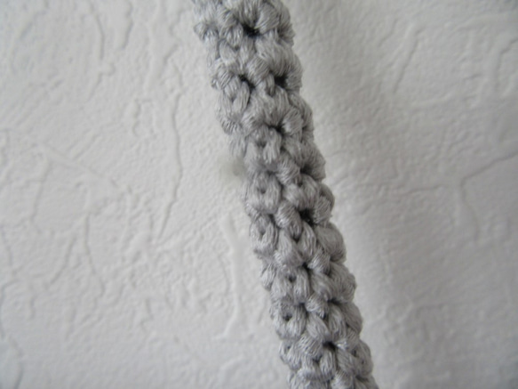 かぎ針の作品です　細編みのショルダーバッグ　ボタンに注目デス リネン、麻、綿麻 W1260780131(9750円)