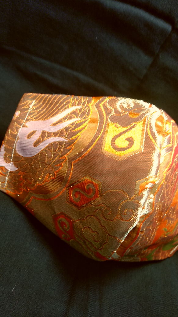 高級京都西陣織 立体マスク 橙金 龍 3枚目の画像
