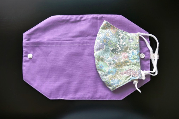 《ポケット付きマスクケース》リバティ ロデン(ピンク＆紫) 予備マスクが入る 仮置き 携帯 布小物 布雑貨 タブ付 5枚目の画像