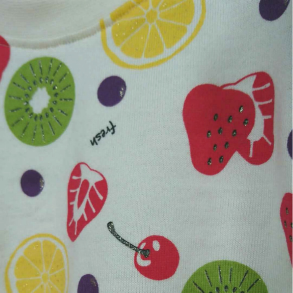 【80】フリル付き Aライン Tシャツ ベビー服   ニット フルーツ柄 ラメ カットソー 3枚目の画像