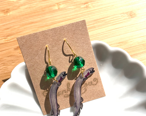 ラブカのフックピアス シュール ピアス（フック・チェーン） Bon