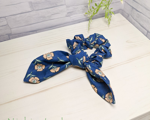 くにちゃん　エルメス シルク リボン付きシュシュ ネイビー くにちゃん エルメス シルク リボン付きシュシュ ネイビー くに