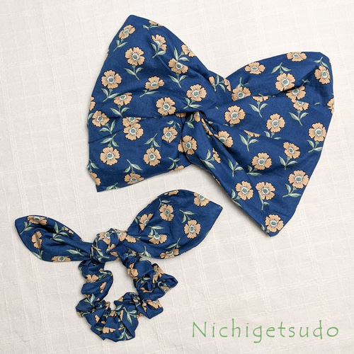 リボン付きシュシュ（レトロネイビー） シュシュ 日月堂