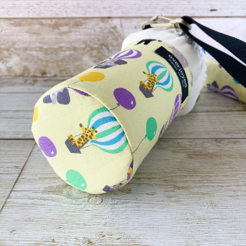 肩紐カバー付きふわふわ風船の保冷水筒ケース スケーター480mlの