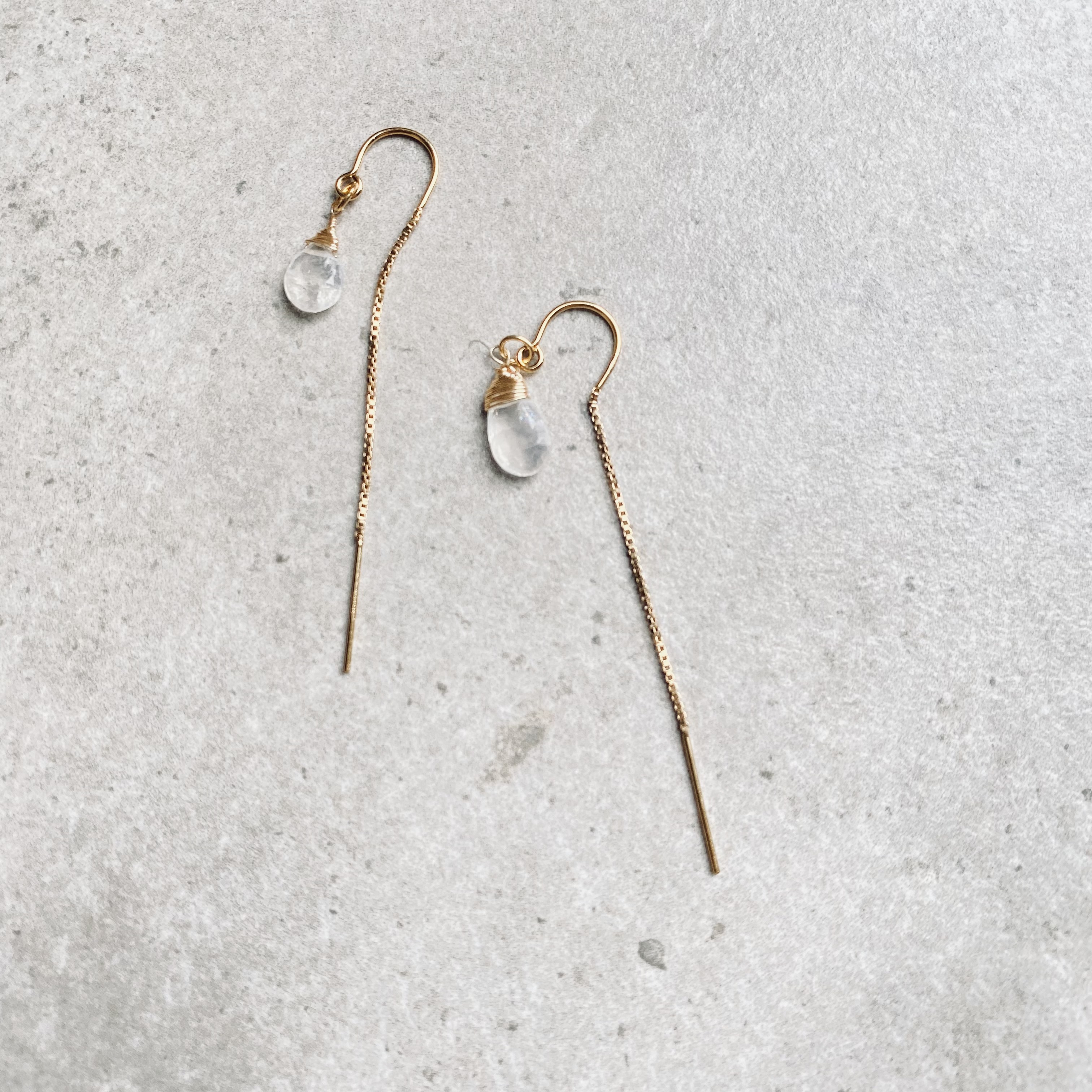 -Moon Stone チェーンピアス