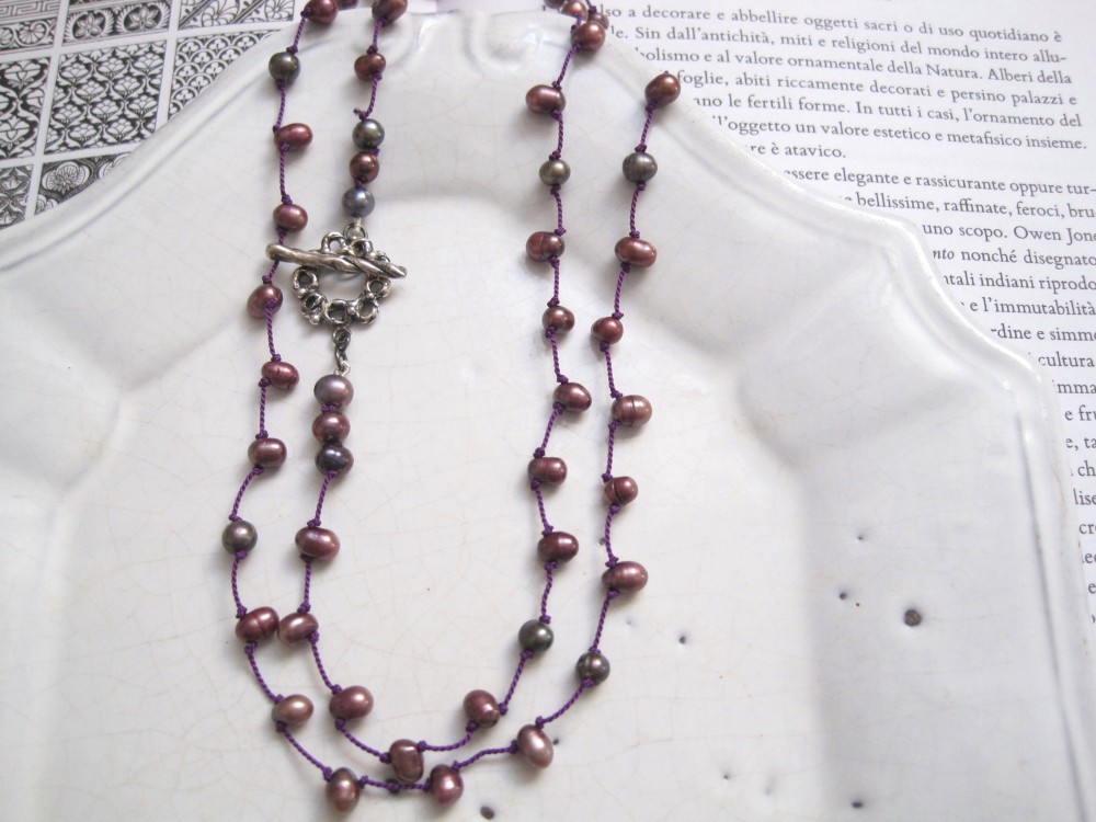 パープルグラデーション淡水パールドロップの2ウェイネックレス "Schiuma Scura"