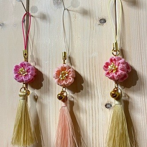 専用❤︎ミックスストライプ×ピンク系❤︎チャーム付きシュシュ 専用❤︎ミックスストライプ×ピンク系❤︎チャーム付きシュシュ