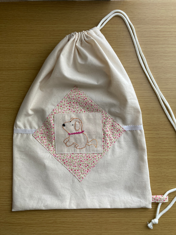 犬刺繍　巾着袋　お着替え袋　 3枚目の画像