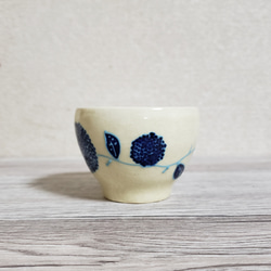 丸いお花のフリーカップ(ブルー) 2枚目の画像