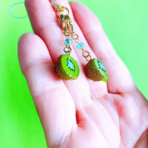 皮付きキウイフルーツのストラップ【樹脂粘土】イエローグリーン