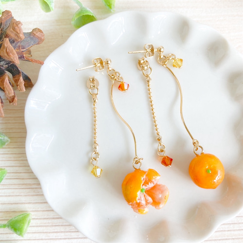 2WAYピアス】みかんの皮 むいちゃいました【秋冬限定】 ピアス（フック
