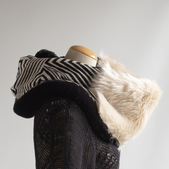 PSNY White &amp; Black Eco Fur 4 Color Snood Neck Warmer Faux Fu 第2張的照片