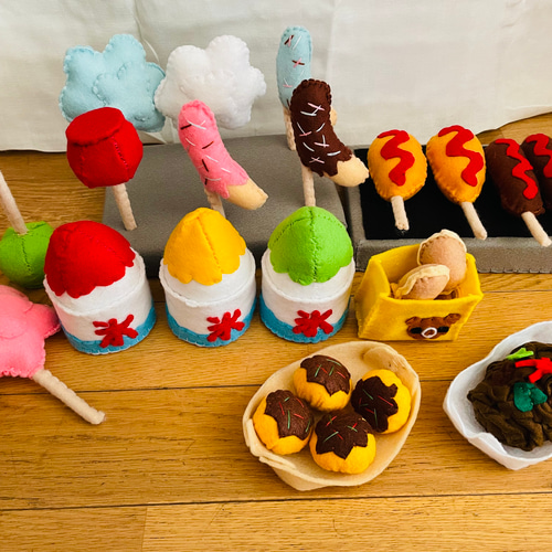 売れ筋アイテムラン 受注制作フェルトままごと お祭りフード（グレー） おもちゃ その他