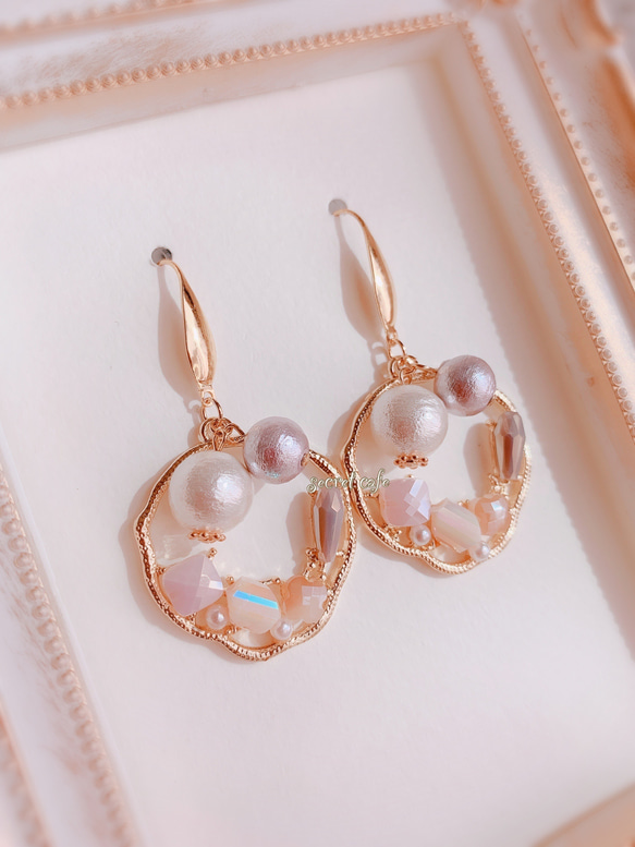 コットンパールとビジューフープのティアドロップピアス(グレー×ラベンダー)　かぶれにくい/サージカルステンレス/春夏 3枚目の画像