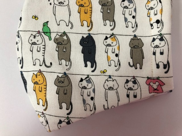 【SALE】 ネコ 立体 マスク  (1185) 内側Wガーゼ  ぶら下げられ猫  コットンリネン 7枚目の画像