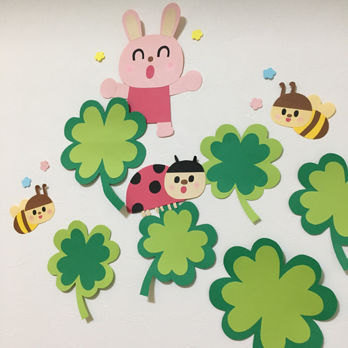 壁面飾り》《四つ葉のクローバー》《保育》幸せいっぱい♡春の四つ葉の