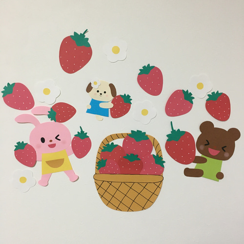 壁面飾り】いちご摘み楽しいな