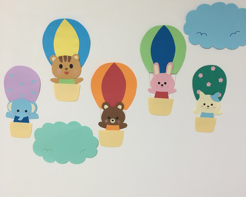 壁面飾り〉〈保育〉〈春〉空飛ぶ気球に乗った動物たち♡ 雑貨・その他