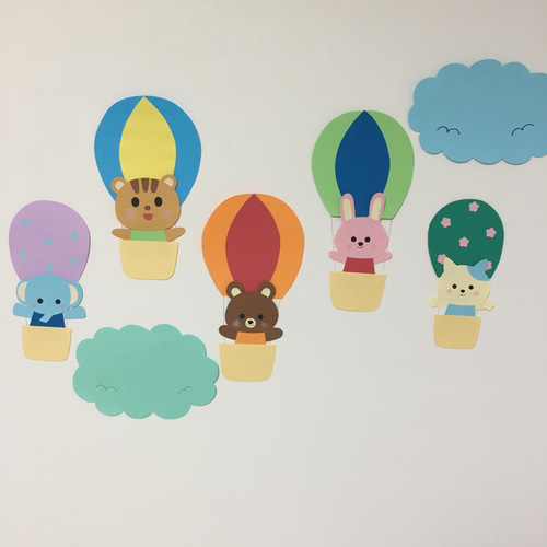 壁面飾り〉〈保育〉〈春〉空飛ぶ気球に乗った動物たち♡ 雑貨・その他