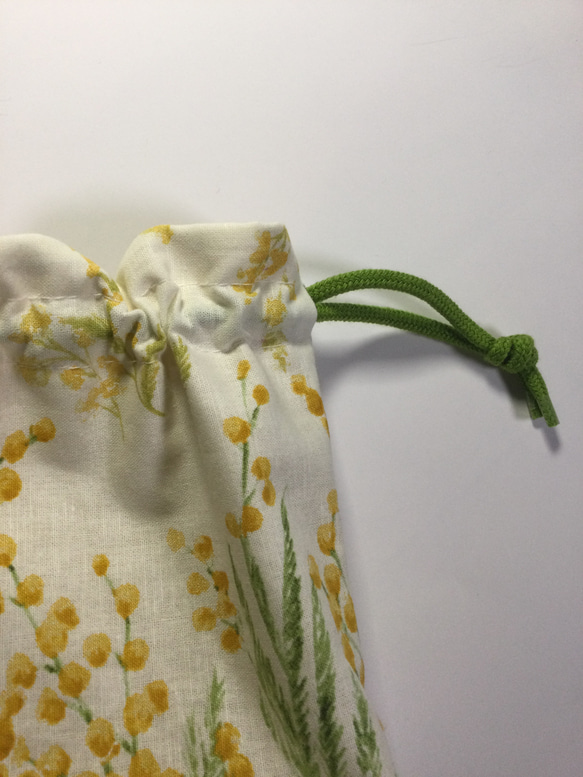 ミモザの巾着ポーチ　春爛漫　コスメポーチ、バッグの中の小物整理に　 6枚目の画像