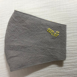 7.  再販です✨　ミモザ　刺繍マスク 3枚目の画像