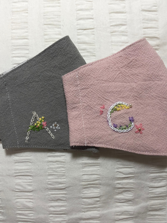 イニシャル刺繍マスク♪ 4枚目の画像