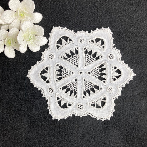 白糸手刺繍　リネン　オーバル　ドイリー 白糸手刺繍 リネン オーバル ドイリー