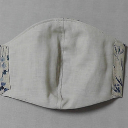 コットンリネンとダブルガーゼの立体マスク（青のお花） 3枚目の画像