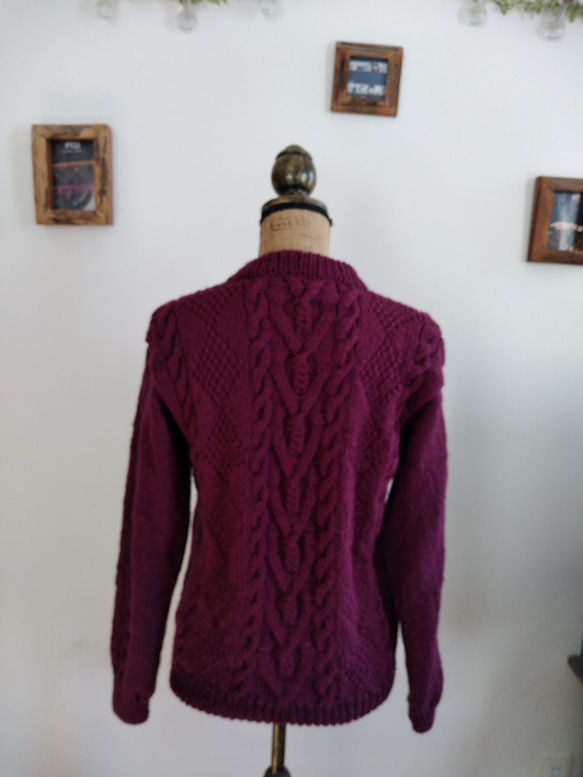 アラン模様のユニセックスセーター 4枚目の画像