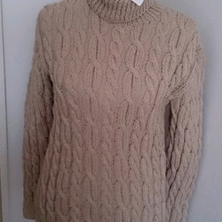 縄編みのハイネックセーター 1枚目の画像