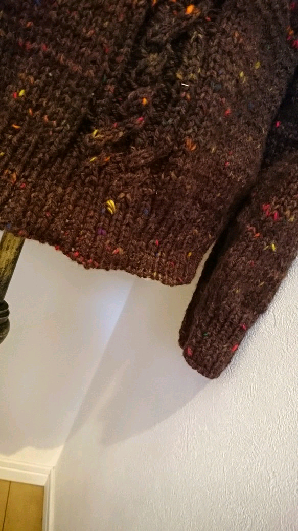 ラグラン袖のユニセックスセーター 4枚目の画像