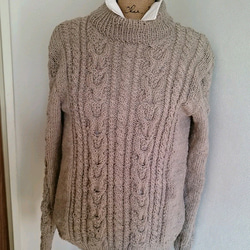 アラン模様のハイネックセーター 1枚目の画像