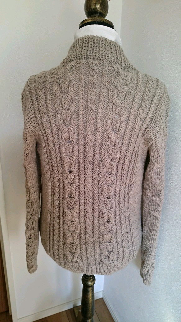 アラン模様のハイネックセーター 3枚目の画像