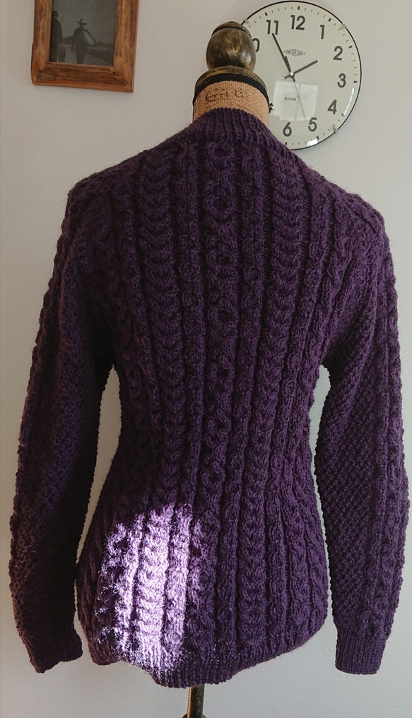 縄編み模様のボトルネックセーター 4枚目の画像