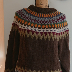 ユニセックスのヨーク編みセーター 2枚目の画像