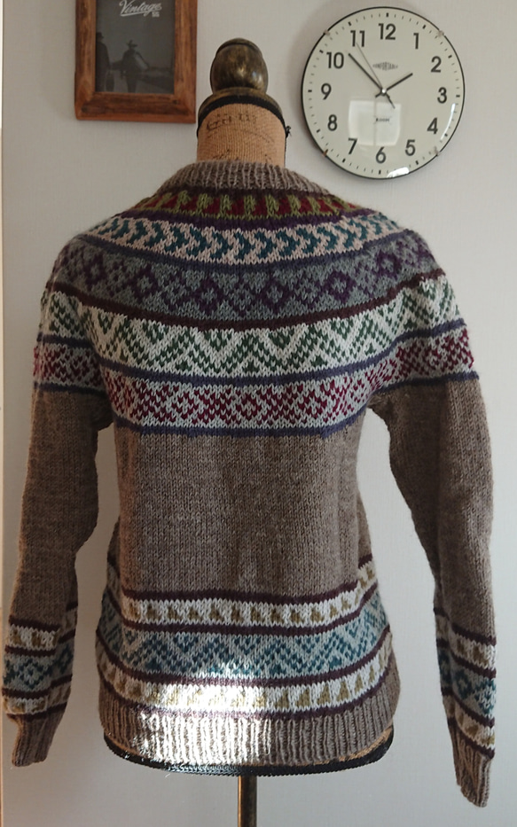 レディースのヨーク編みセーター 3枚目の画像