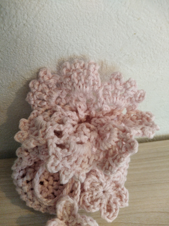 かぎ編みのお花巾着 2枚目の画像