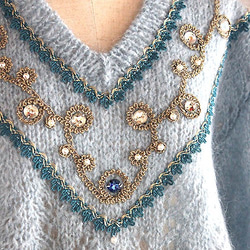 水色モヘアのビーズ刺繍 手編みセーター 八分袖 ニット・セーター