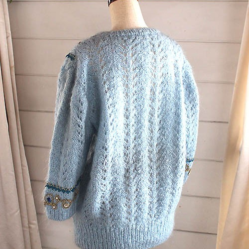 水色モヘアのビーズ刺繍 手編みセーター 八分袖 ニット・セーター