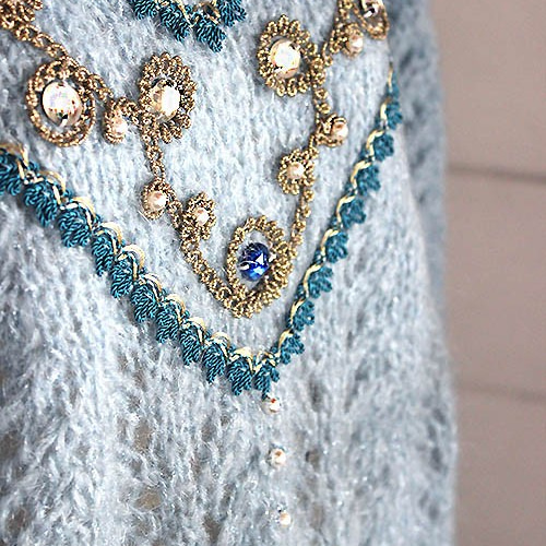 水色モヘアのビーズ刺繍 手編みセーター 八分袖 ニット・セーター