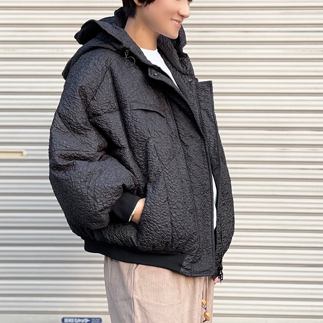 【今月限定価格】ポコポコ地のフードつき　ダウンフェザージャケット（ブラック）21053