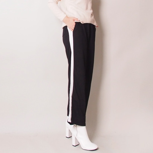 ♡特別価格♡再々々々々販】白いライン入りイージーパンツ