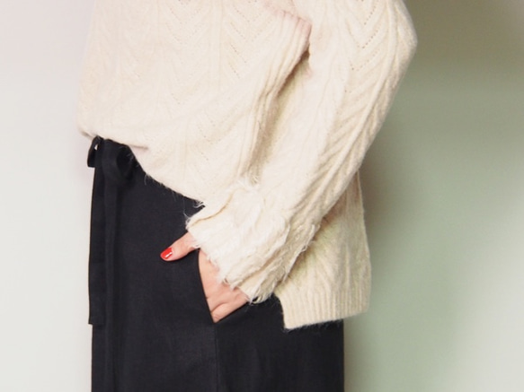 【2025復刻再販】春まで着れる❤︎20回以上再販♪即納♪軽くて暖かい袖ふわふわハイネックニット アイボリー系 7枚目の画像