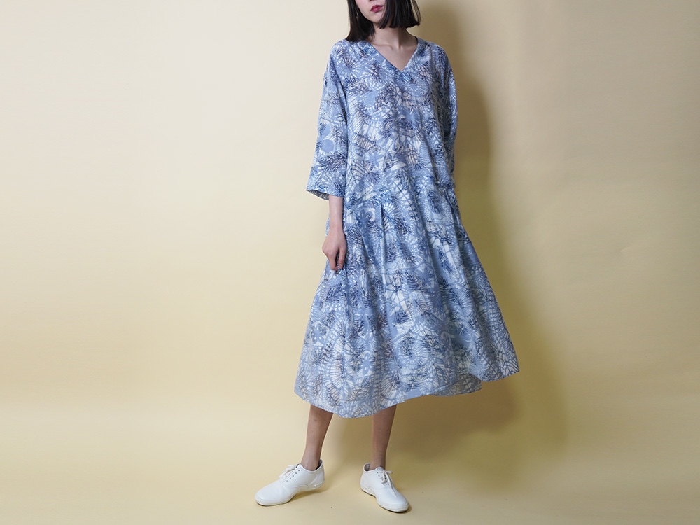 【数量限定送料無料再販】ボタニカルワンピース（ブルー系）18011-3