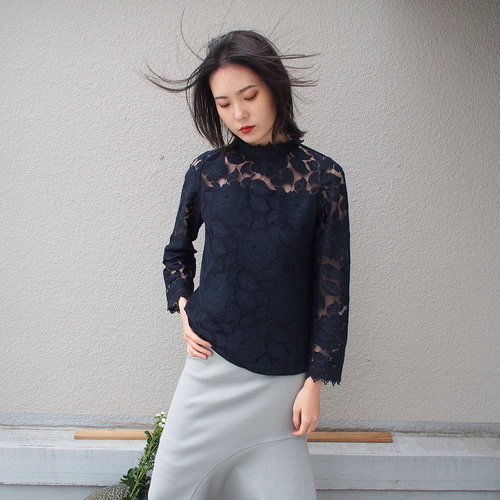 今なら即納可能♪再々〜々々販♪綿100％のレースブラウス 紺ネイビー